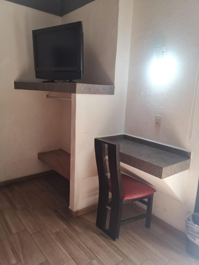 Hotel Jorge Alejandro Guadalajara Ngoại thất bức ảnh
