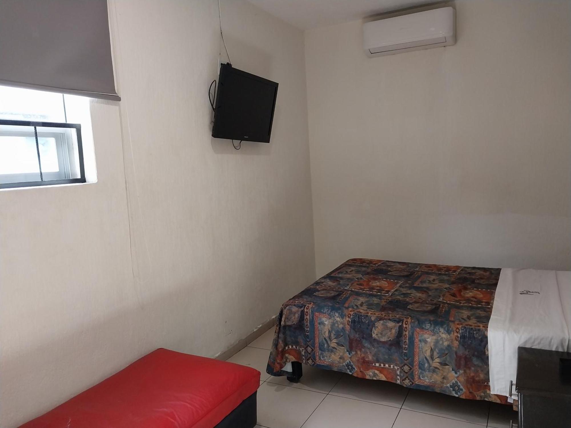 Hotel Jorge Alejandro Guadalajara Ngoại thất bức ảnh
