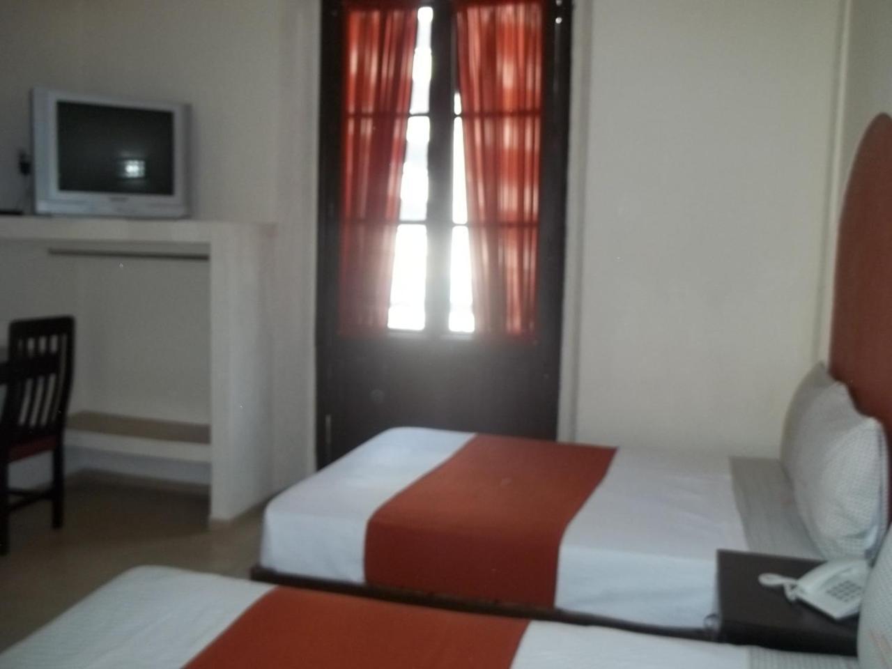 Hotel Jorge Alejandro Guadalajara Ngoại thất bức ảnh